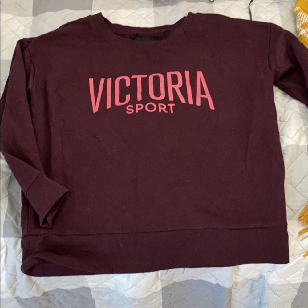 Victoria Sport lightweight pullover